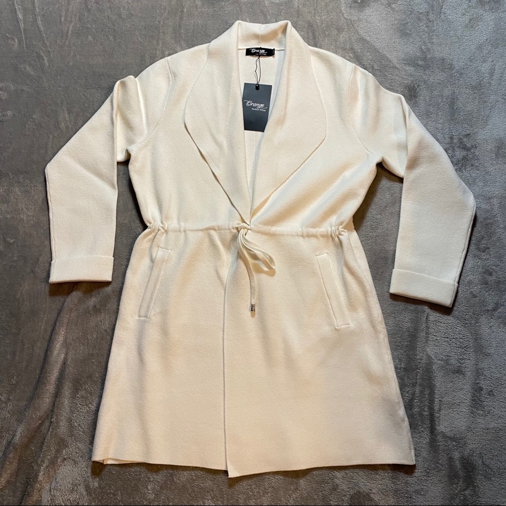 NWOT Orange Fashion Village Bridal Ivory Coat
3/4 Length